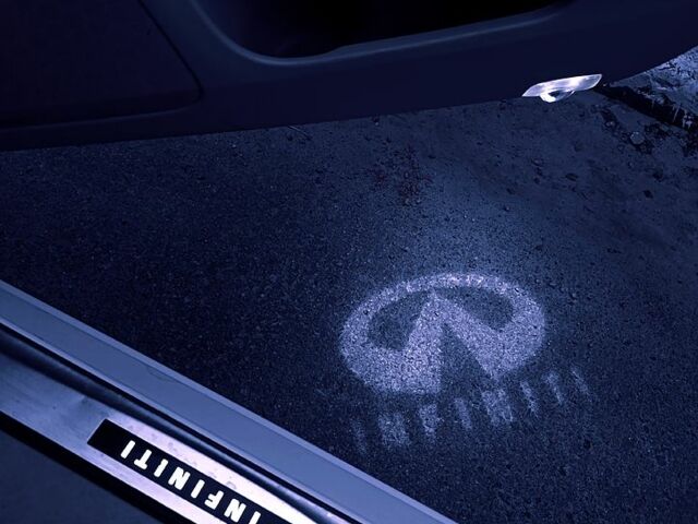 Білий Інфініті Q50, об'ємом двигуна 3.7 л та пробігом 117 тис. км за 14900 $, фото 5 на Automoto.ua