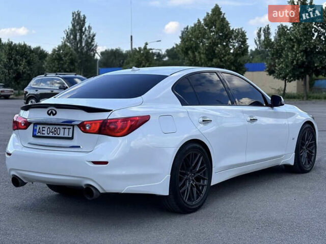 Белый Инфинити Q50, объемом двигателя 3.7 л и пробегом 260 тыс. км за 13500 $, фото 2 на Automoto.ua