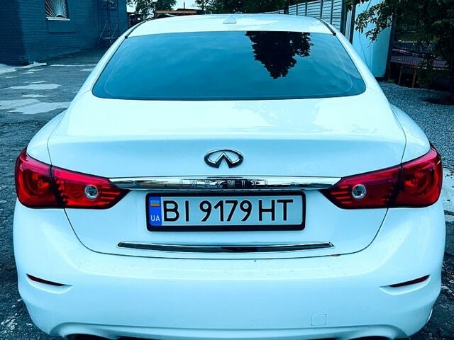 Білий Інфініті Q50, об'ємом двигуна 3.7 л та пробігом 117 тис. км за 14900 $, фото 2 на Automoto.ua