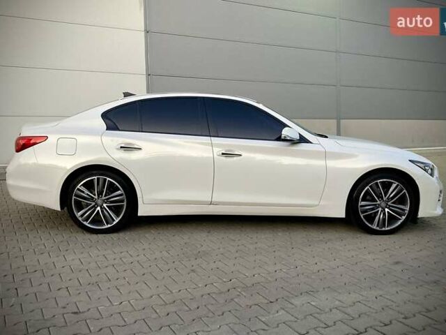 Білий Інфініті Q50, об'ємом двигуна 2.2 л та пробігом 198 тис. км за 13200 $, фото 2 на Automoto.ua