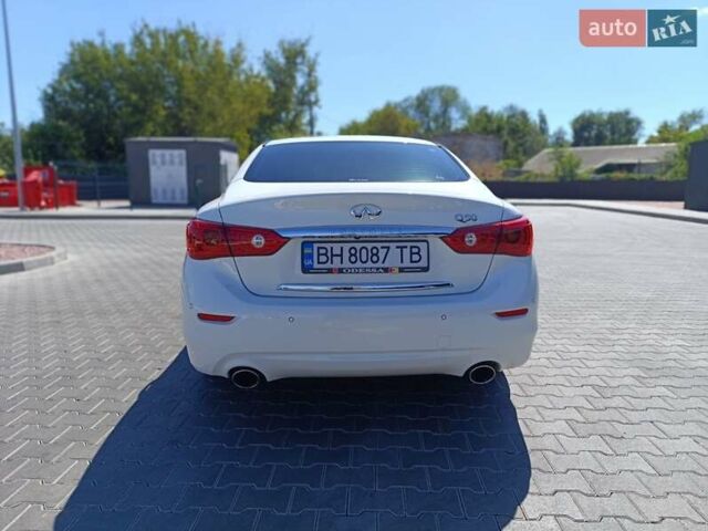 Белый Инфинити Q50, объемом двигателя 2.14 л и пробегом 131 тыс. км за 14500 $, фото 3 на Automoto.ua