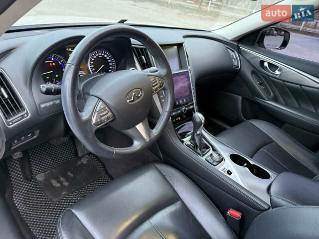 Белый Инфинити Q50, объемом двигателя 2.2 л и пробегом 104 тыс. км за 14500 $, фото 1 на Automoto.ua