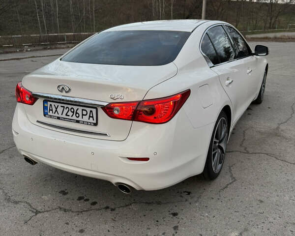 Белый Инфинити Q50, объемом двигателя 2.2 л и пробегом 104 тыс. км за 14500 $, фото 6 на Automoto.ua