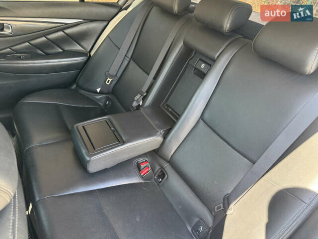 Белый Инфинити Q50, объемом двигателя 2.14 л и пробегом 250 тыс. км за 14500 $, фото 24 на Automoto.ua