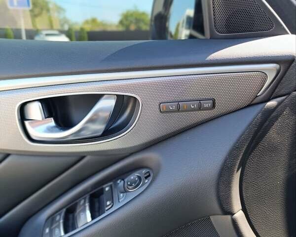 Белый Инфинити Q50, объемом двигателя 2.14 л и пробегом 131 тыс. км за 14500 $, фото 9 на Automoto.ua