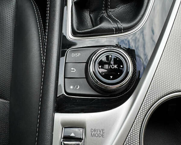 Білий Інфініті Q50, об'ємом двигуна 2.2 л та пробігом 148 тис. км за 16700 $, фото 19 на Automoto.ua