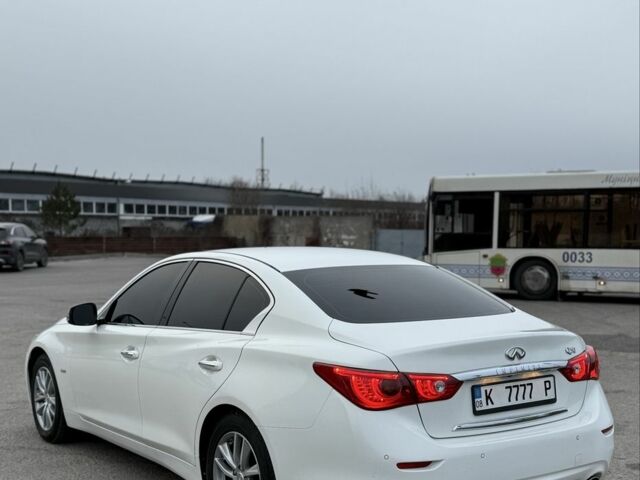 Білий Інфініті Q50, об'ємом двигуна 2.2 л та пробігом 250 тис. км за 12600 $, фото 6 на Automoto.ua