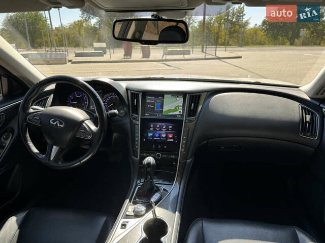 Белый Инфинити Q50, объемом двигателя 2.14 л и пробегом 250 тыс. км за 14500 $, фото 21 на Automoto.ua