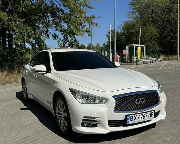 Белый Инфинити Q50, объемом двигателя 2.14 л и пробегом 250 тыс. км за 14500 $, фото 10 на Automoto.ua