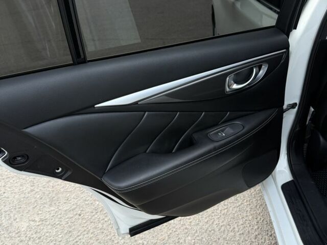 Білий Інфініті Q50, об'ємом двигуна 2.2 л та пробігом 250 тис. км за 12600 $, фото 8 на Automoto.ua