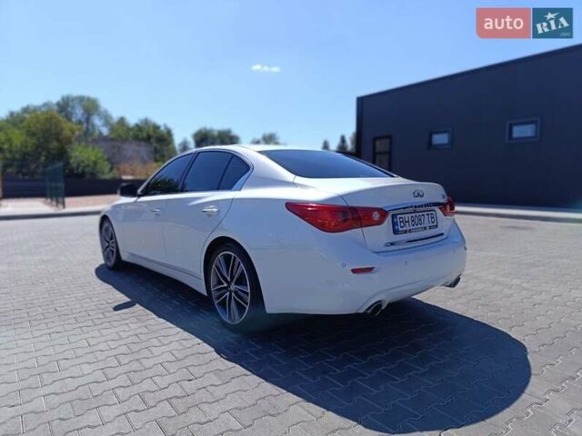 Белый Инфинити Q50, объемом двигателя 2.14 л и пробегом 131 тыс. км за 14500 $, фото 4 на Automoto.ua