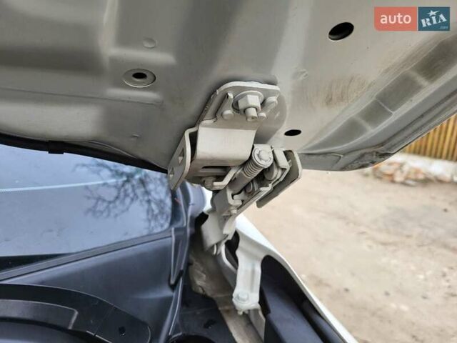 Білий Інфініті Q50, об'ємом двигуна 2.2 л та пробігом 131 тис. км за 14800 $, фото 26 на Automoto.ua