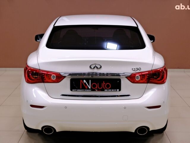 Белый Инфинити Q50, объемом двигателя 2.2 л и пробегом 150 тыс. км за 13900 $, фото 5 на Automoto.ua