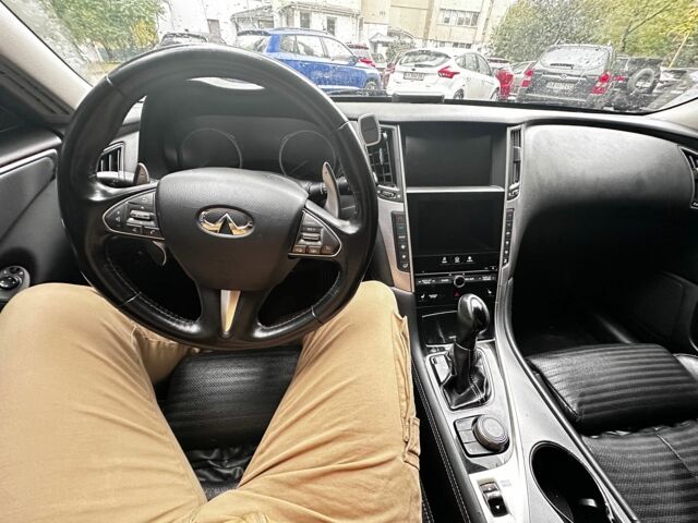 Белый Инфинити Q50, объемом двигателя 3.7 л и пробегом 129 тыс. км за 14000 $, фото 11 на Automoto.ua