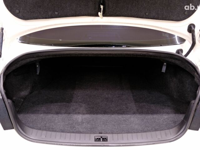 Белый Инфинити Q50, объемом двигателя 2.2 л и пробегом 150 тыс. км за 13900 $, фото 8 на Automoto.ua