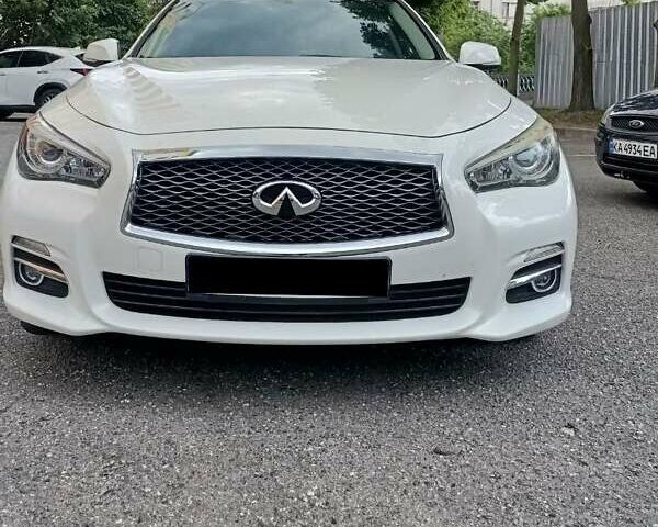 Белый Инфинити Q50, объемом двигателя 3.7 л и пробегом 84 тыс. км за 17200 $, фото 7 на Automoto.ua