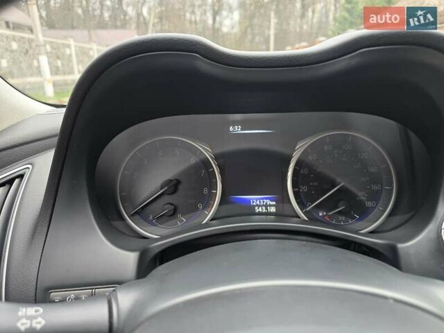 Белый Инфинити Q50, объемом двигателя 3.7 л и пробегом 124 тыс. км за 15500 $, фото 16 на Automoto.ua