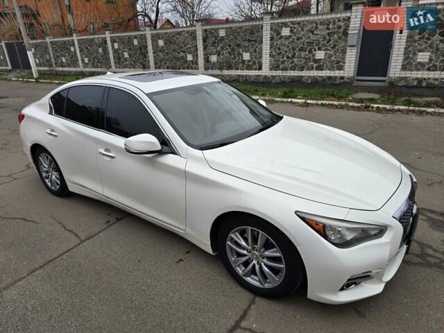 Белый Инфинити Q50, объемом двигателя 3.7 л и пробегом 124 тыс. км за 15500 $, фото 33 на Automoto.ua