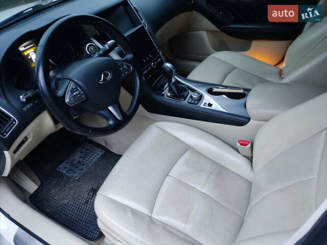 Белый Инфинити Q50, объемом двигателя 3.7 л и пробегом 172 тыс. км за 13499 $, фото 7 на Automoto.ua