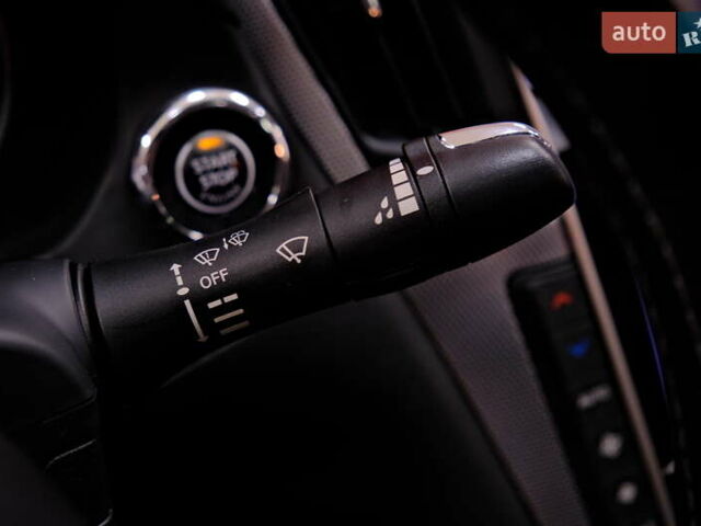 Белый Инфинити Q50, объемом двигателя 2.2 л и пробегом 150 тыс. км за 13900 $, фото 21 на Automoto.ua