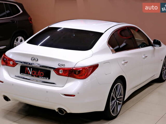 Белый Инфинити Q50, объемом двигателя 2.2 л и пробегом 150 тыс. км за 13900 $, фото 13 на Automoto.ua