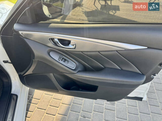 Білий Інфініті Q50, об'ємом двигуна 2.14 л та пробігом 157 тис. км за 15900 $, фото 32 на Automoto.ua