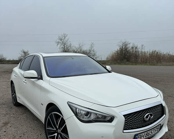 Білий Інфініті Q50, об'ємом двигуна 2.14 л та пробігом 225 тис. км за 13333 $, фото 1 на Automoto.ua