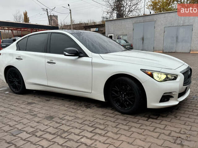 Белый Инфинити Q50, объемом двигателя 3.7 л и пробегом 244 тыс. км за 13000 $, фото 4 на Automoto.ua