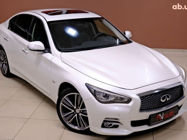 Белый Инфинити Q50, объемом двигателя 2.2 л и пробегом 150 тыс. км за 13900 $, фото 3 на Automoto.ua