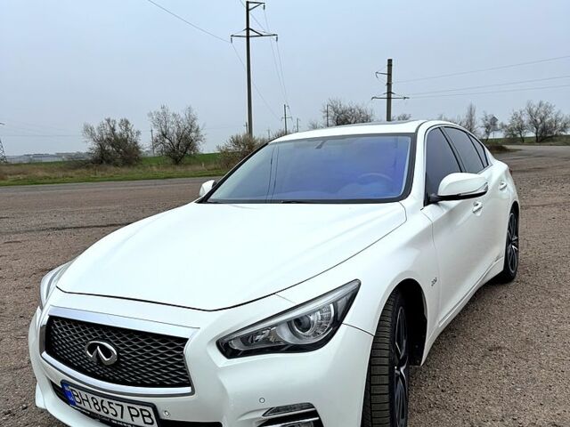 Белый Инфинити Q50, объемом двигателя 2.1 л и пробегом 220 тыс. км за 12999 $, фото 1 на Automoto.ua