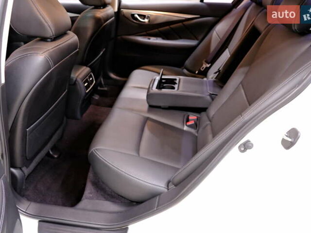 Белый Инфинити Q50, объемом двигателя 2.2 л и пробегом 150 тыс. км за 13900 $, фото 35 на Automoto.ua