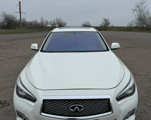 Білий Інфініті Q50, об'ємом двигуна 2.14 л та пробігом 225 тис. км за 13333 $, фото 2 на Automoto.ua