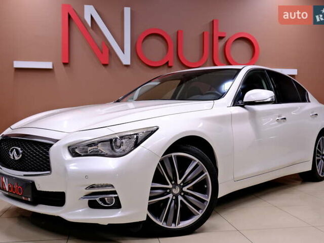 Белый Инфинити Q50, объемом двигателя 2.2 л и пробегом 150 тыс. км за 13900 $, фото 9 на Automoto.ua