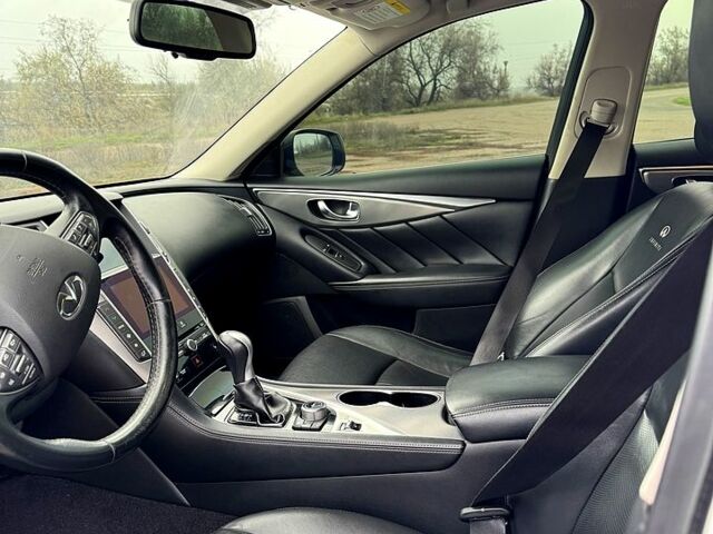 Белый Инфинити Q50, объемом двигателя 2.1 л и пробегом 220 тыс. км за 12999 $, фото 5 на Automoto.ua