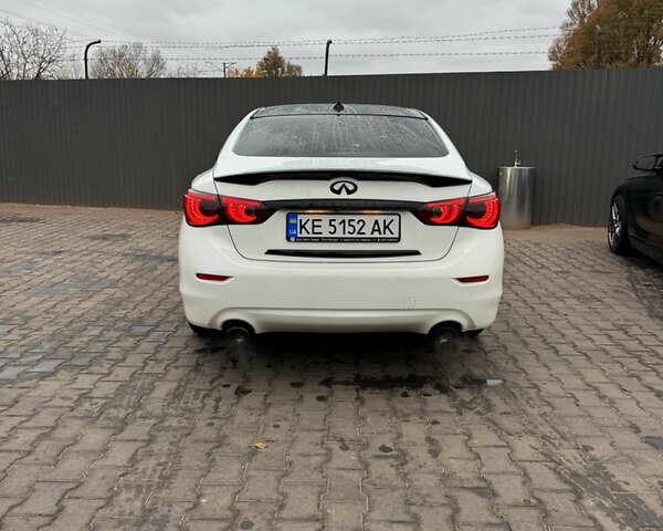 Белый Инфинити Q50, объемом двигателя 3.7 л и пробегом 244 тыс. км за 13000 $, фото 9 на Automoto.ua