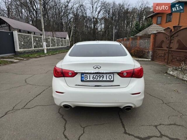 Белый Инфинити Q50, объемом двигателя 3.7 л и пробегом 124 тыс. км за 15500 $, фото 23 на Automoto.ua