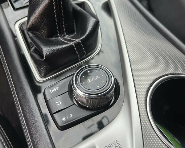 Белый Инфинити Q50, объемом двигателя 2.14 л и пробегом 200 тыс. км за 14000 $, фото 13 на Automoto.ua