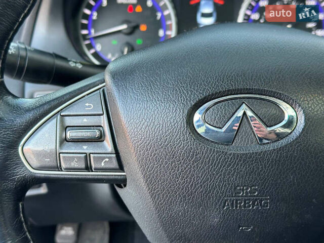 Білий Інфініті Q50, об'ємом двигуна 3.7 л та пробігом 133 тис. км за 15900 $, фото 18 на Automoto.ua