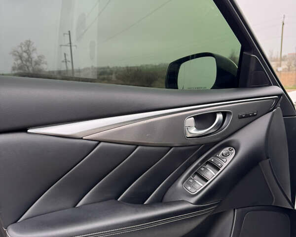 Білий Інфініті Q50, об'ємом двигуна 2.14 л та пробігом 225 тис. км за 13333 $, фото 7 на Automoto.ua