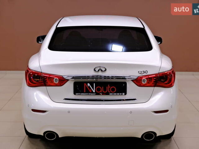Белый Инфинити Q50, объемом двигателя 2.2 л и пробегом 150 тыс. км за 13900 $, фото 12 на Automoto.ua