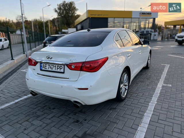Белый Инфинити Q50, объемом двигателя 1.99 л и пробегом 118 тыс. км за 14500 $, фото 2 на Automoto.ua
