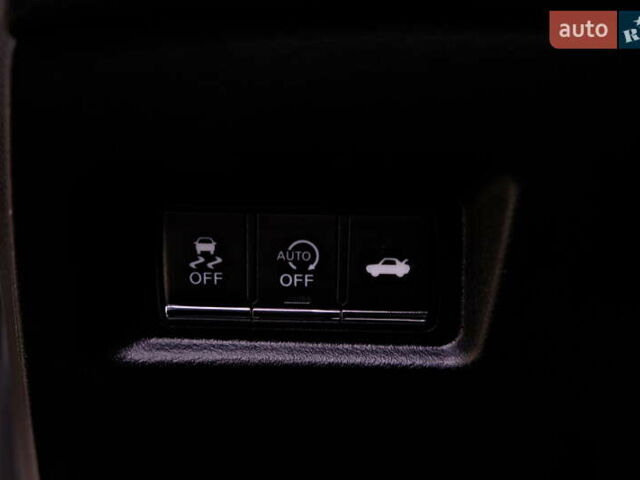 Белый Инфинити Q50, объемом двигателя 2.2 л и пробегом 150 тыс. км за 13900 $, фото 24 на Automoto.ua