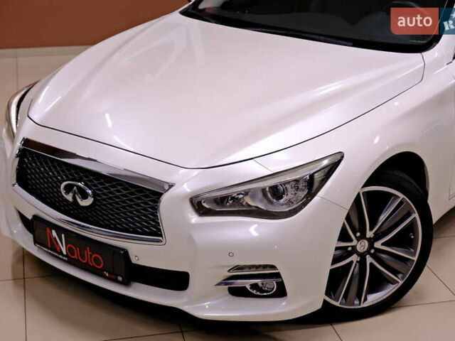 Белый Инфинити Q50, объемом двигателя 2.2 л и пробегом 150 тыс. км за 13900 $, фото 10 на Automoto.ua