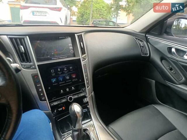 Белый Инфинити Q50, объемом двигателя 3.7 л и пробегом 84 тыс. км за 17200 $, фото 4 на Automoto.ua