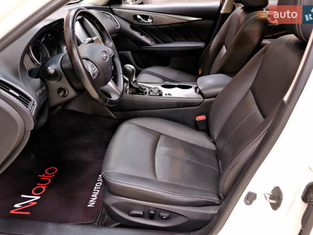 Белый Инфинити Q50, объемом двигателя 2.2 л и пробегом 150 тыс. км за 13900 $, фото 26 на Automoto.ua