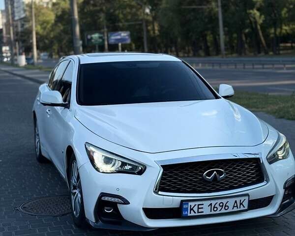 Белый Инфинити Q50, объемом двигателя 3.7 л и пробегом 180 тыс. км за 15500 $, фото 7 на Automoto.ua