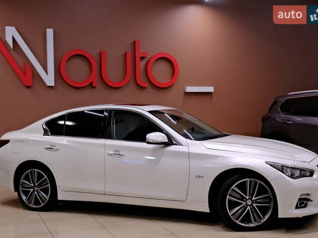 Белый Инфинити Q50, объемом двигателя 2.2 л и пробегом 150 тыс. км за 13900 $, фото 7 на Automoto.ua