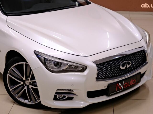 Белый Инфинити Q50, объемом двигателя 2.2 л и пробегом 150 тыс. км за 13900 $, фото 2 на Automoto.ua