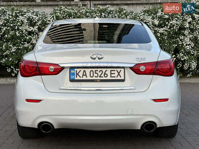 Белый Инфинити Q50, объемом двигателя 3.5 л и пробегом 135 тыс. км за 16900 $, фото 5 на Automoto.ua