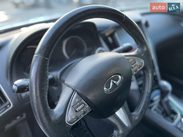 Белый Инфинити Q50, объемом двигателя 1.99 л и пробегом 118 тыс. км за 14500 $, фото 4 на Automoto.ua